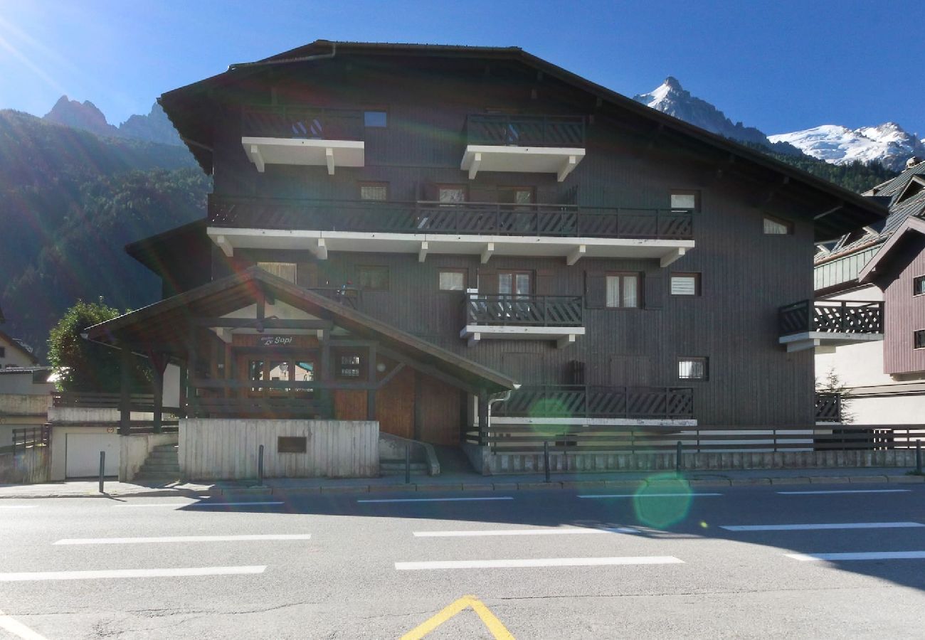 Appartement à Chamonix-Mont-Blanc - Chemin du Sapi - Jardin privé - Centre de Cham |