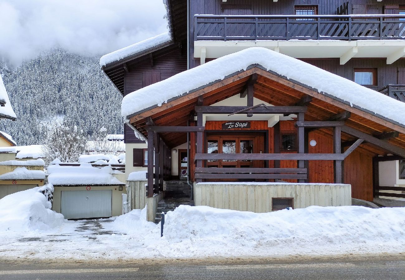 Appartement à Chamonix-Mont-Blanc - Chemin du Sapi - Jardin privé - Centre de Cham |