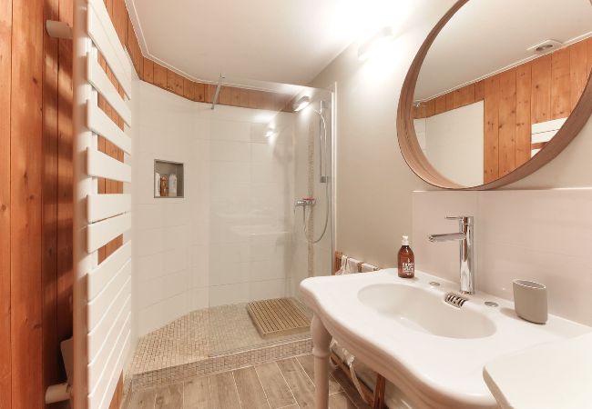 Chalet à Saint-Gervais-les-Bains - Chalet Saint Eloi - 6 ch - Proche du centre Chalet à Saint-Gervais-les-Bains - Chalet Saint Eloi - 6 ch - Proche du centre