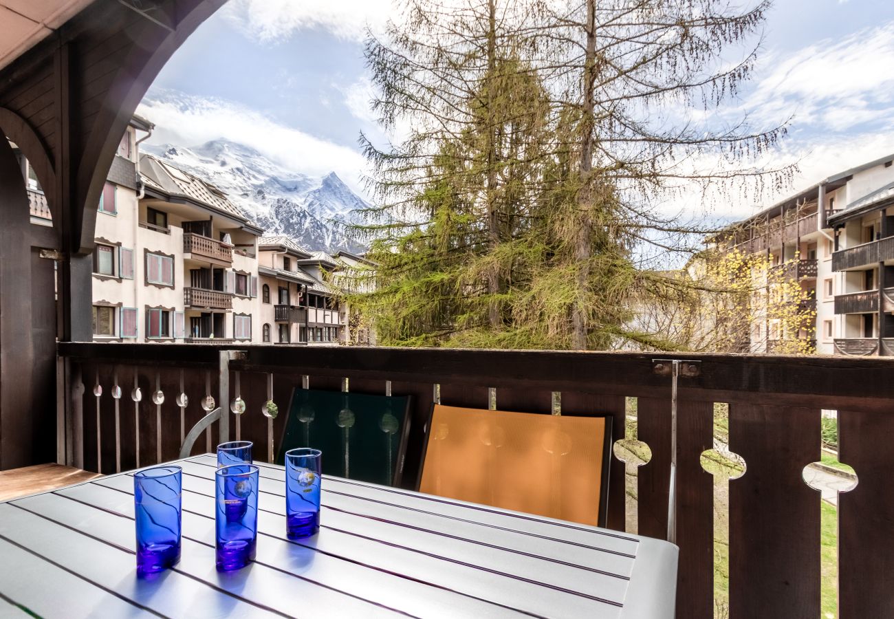 Appartement à Chamonix-Mont-Blanc - Les Jonquilles - centre Chamonix - vue balcon