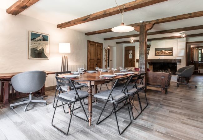 Appartement à Les Houches - La Poya Appt bas - Calme avec de belles vues Appartement à Les Houches - La Poya Appt bas - Calme avec de belles vues