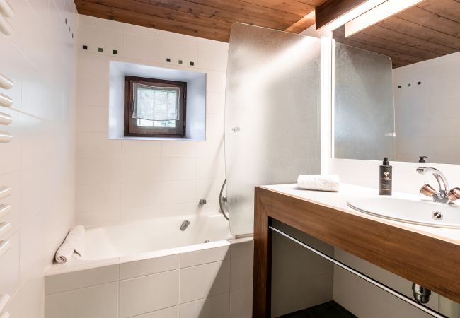 Appartement à Les Houches - La Poya Appt bas - Calme avec de belles vues Appartement à Les Houches - La Poya Appt bas - Calme avec de belles vues