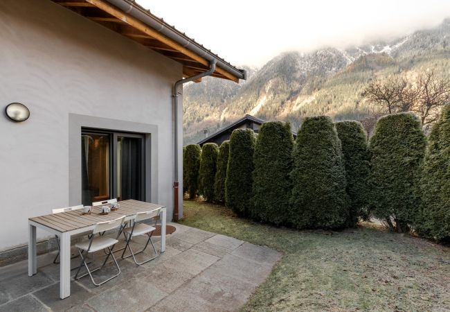 Appartement à Chamonix-Mont-Blanc - Jardin du Brevent - T3 - Terrasse privée- rénovée Appartement à Chamonix-Mont-Blanc - Jardin du Brevent - T3 - Terrasse privée- rénovée