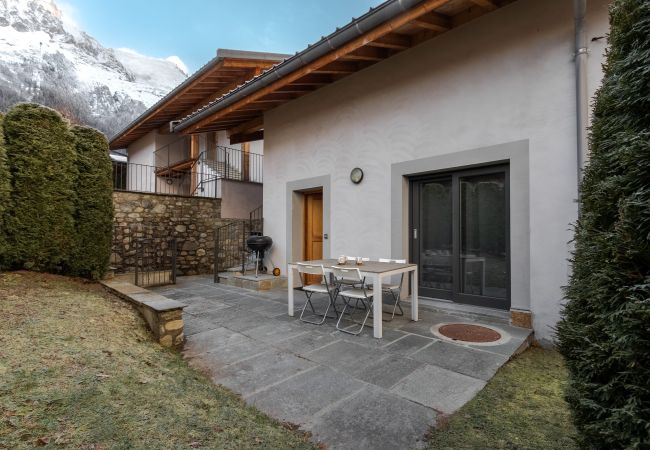 Appartement à Chamonix-Mont-Blanc - Jardin du Brevent - T3 - Terrasse privée- rénovée Appartement à Chamonix-Mont-Blanc - Jardin du Brevent - T3 - Terrasse privée- rénovée