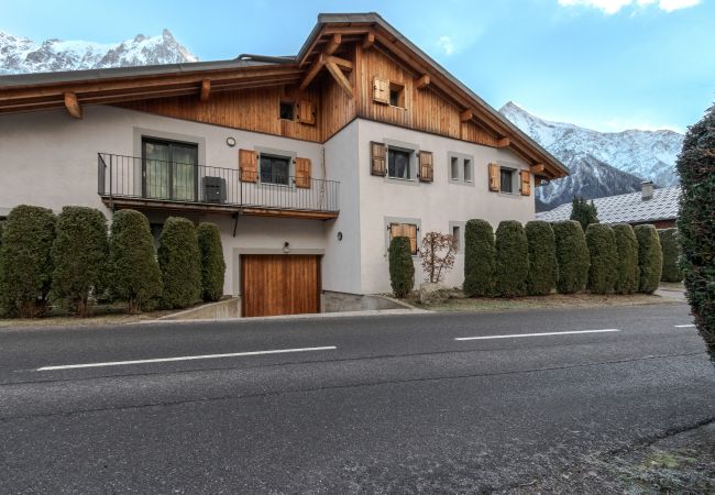Appartement à Chamonix-Mont-Blanc - Jardin du Brevent - T3 - Terrasse privée- rénovée Appartement à Chamonix-Mont-Blanc - Jardin du Brevent - T3 - Terrasse privée- rénovée