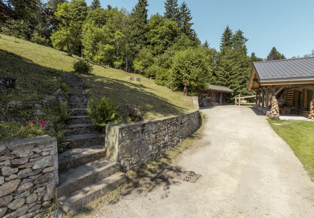 Chalet à Combloux - Ferme des Choseaux – Grand Confort et ski