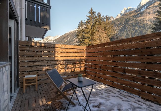 Appartement à Chamonix-Mont-Blanc - Jonquille 2 - Centre - Terrasse Privée - Vues Appartement à Chamonix-Mont-Blanc - Jonquille 2 - Centre - Terrasse Privée - Vues