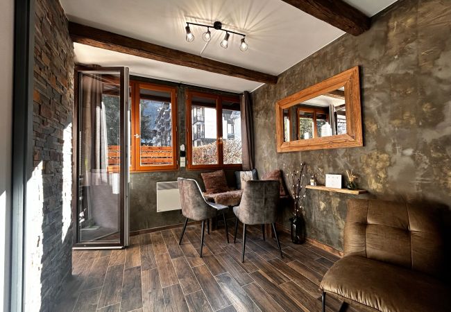 Appartement à Chamonix-Mont-Blanc - Jonquille 2 - Centre - Terrasse Privée - Vues Appartement à Chamonix-Mont-Blanc - Jonquille 2 - Centre - Terrasse Privée - Vues