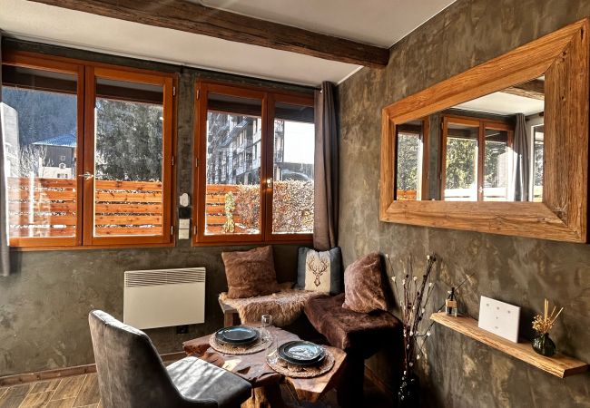 Appartement à Chamonix-Mont-Blanc - Jonquille 2 - Centre - Terrasse Privée - Vues Appartement à Chamonix-Mont-Blanc - Jonquille 2 - Centre - Terrasse Privée - Vues