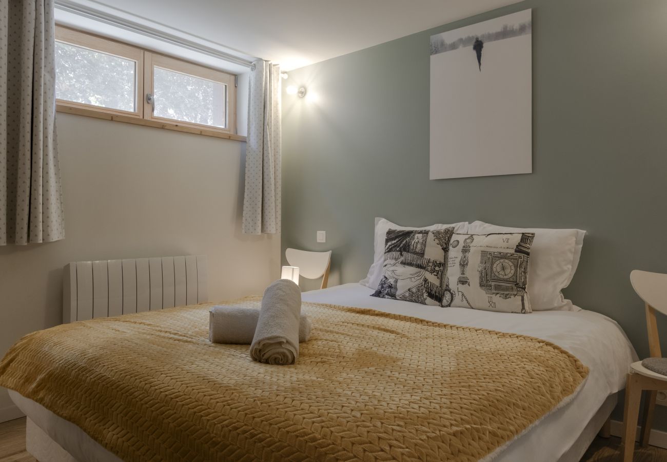 Appartement à Chamonix-Mont-Blanc - Pierre Belle - 80m² - Grande Terrasse et Jardin