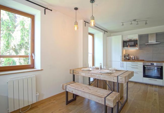 Appartement à Les Houches - La Terrasse - Balcon - Vues Appartement à Les Houches - La Terrasse - Balcon - Vues