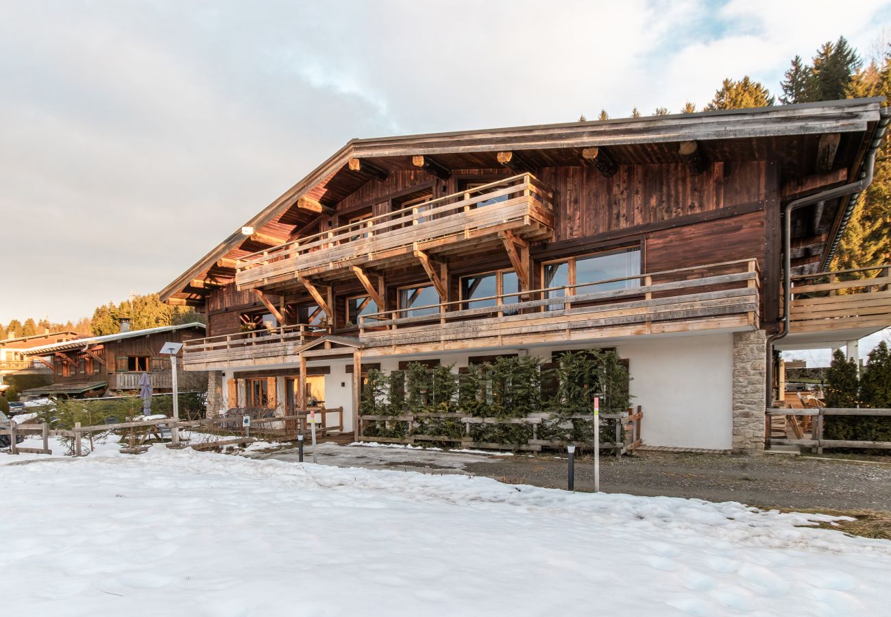 Appartement à Demi-Quartier - Le Black Wood - Chalet famille avec sauna, balnéo