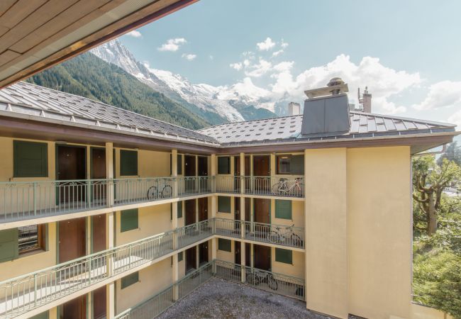 Appartement à Chamonix-Mont-Blanc - Blanc Neige balcon & vue au cœur de Chamonix Appartement à Chamonix-Mont-Blanc - Blanc Neige balcon & vue au cœur de Chamonix