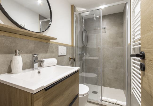 Appartement à Chamonix-Mont-Blanc - Blanc Neige balcon & vue au cœur de Chamonix Appartement à Chamonix-Mont-Blanc - Blanc Neige balcon & vue au cœur de Chamonix