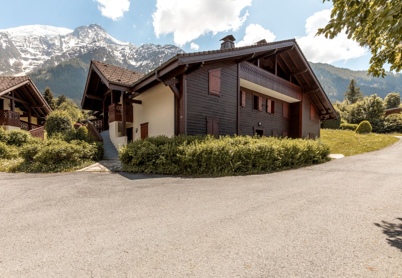 Appartement à Les Houches - Les Grandes Jorasses 3 - Jardin - Vue massif Mont