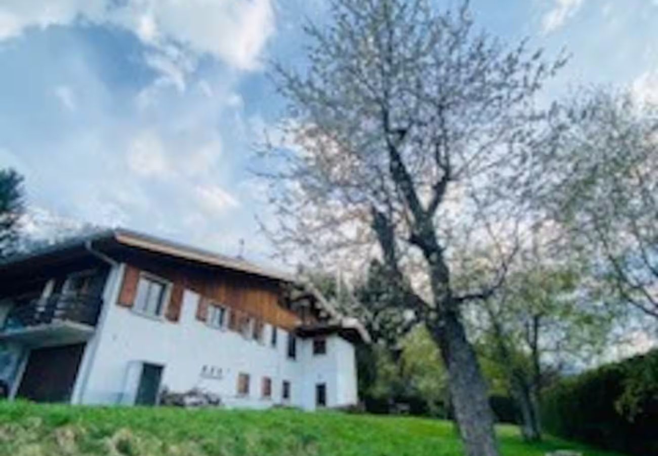 Appartement à Chamonix-Mont-Blanc - Les Carlines des Bossons – Jardin & Panorama